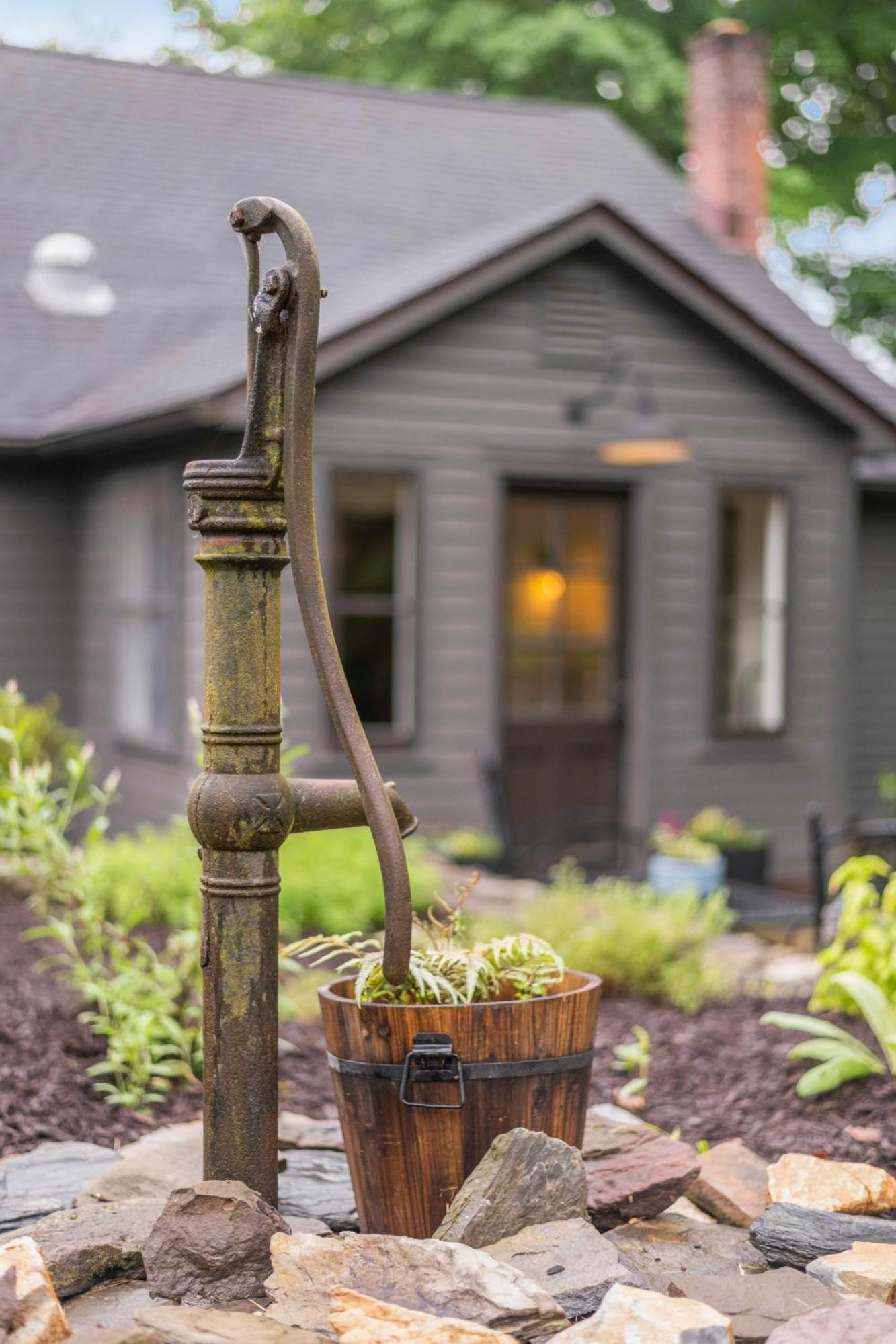 Renovated Historic Cottage By Summer Pine Plains Exterior photo