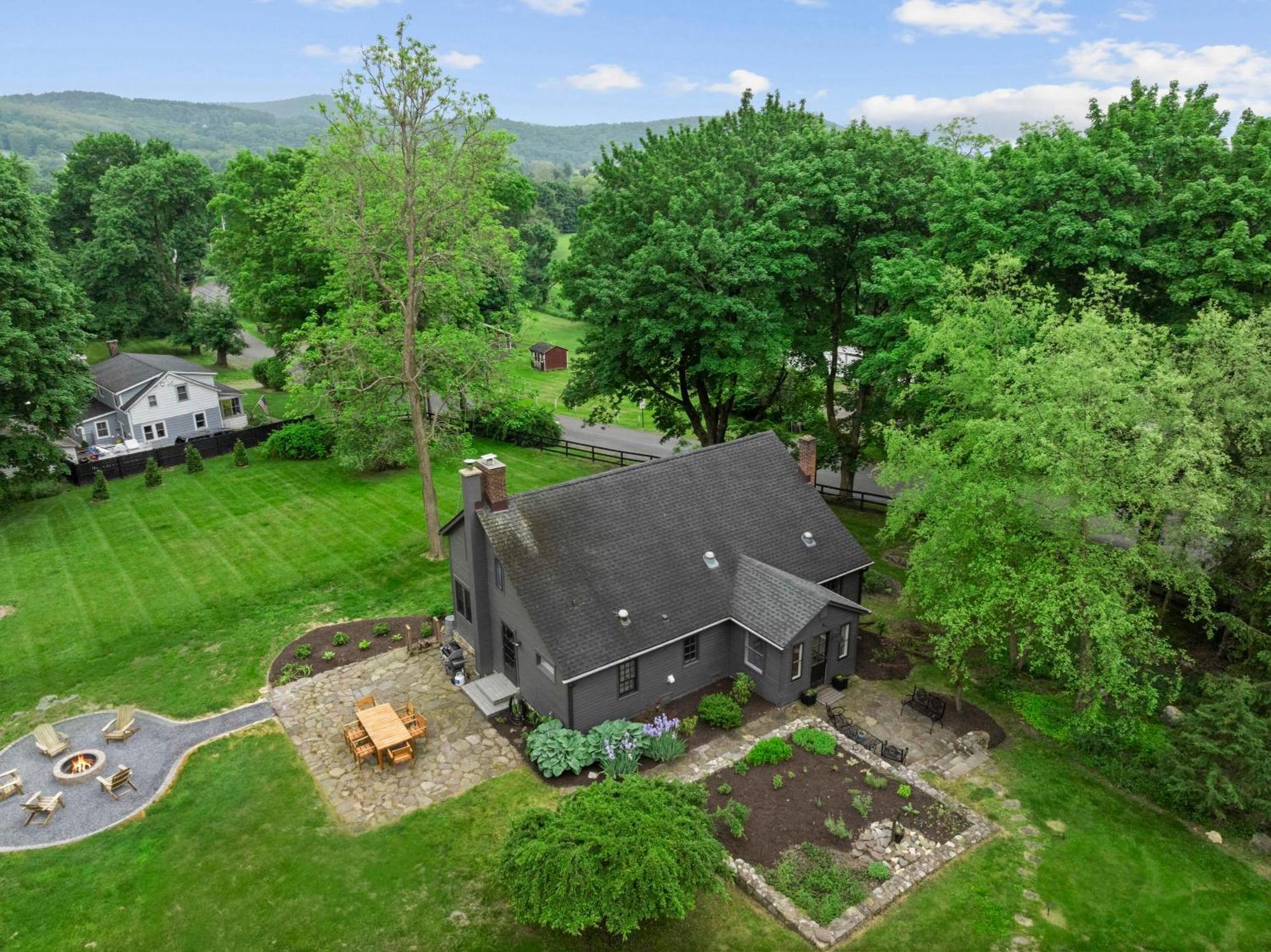 Renovated Historic Cottage By Summer Pine Plains Exterior photo